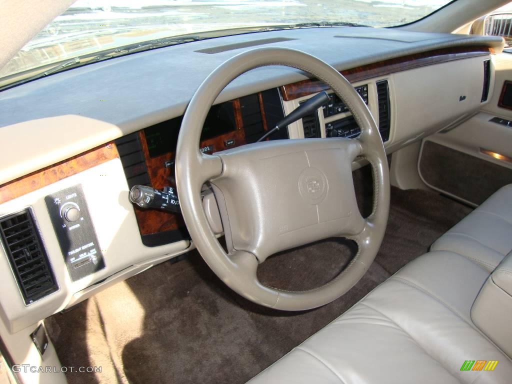 1995 Fleetwood Brougham - Light Driftwood Metallic / Beige photo #10