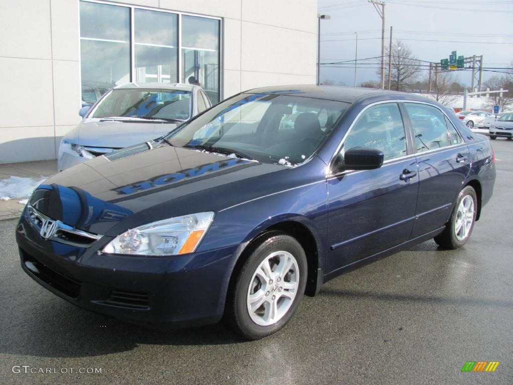 2006 Accord SE Sedan - Royal Blue Pearl / Gray photo #2