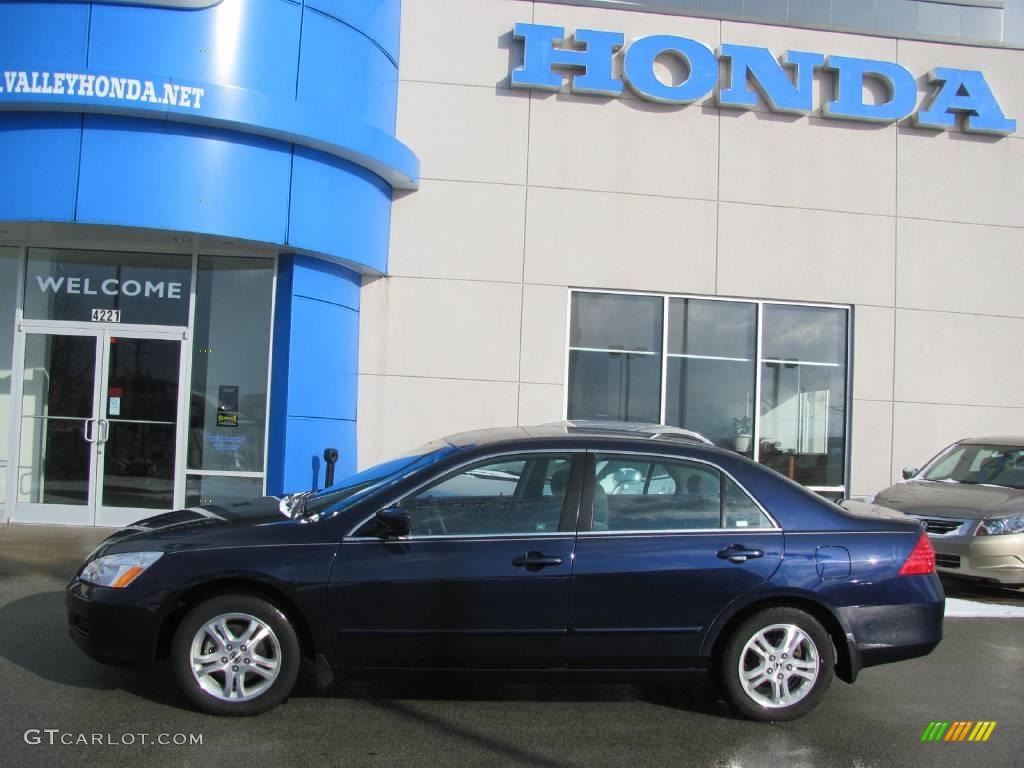 2006 Accord SE Sedan - Royal Blue Pearl / Gray photo #3