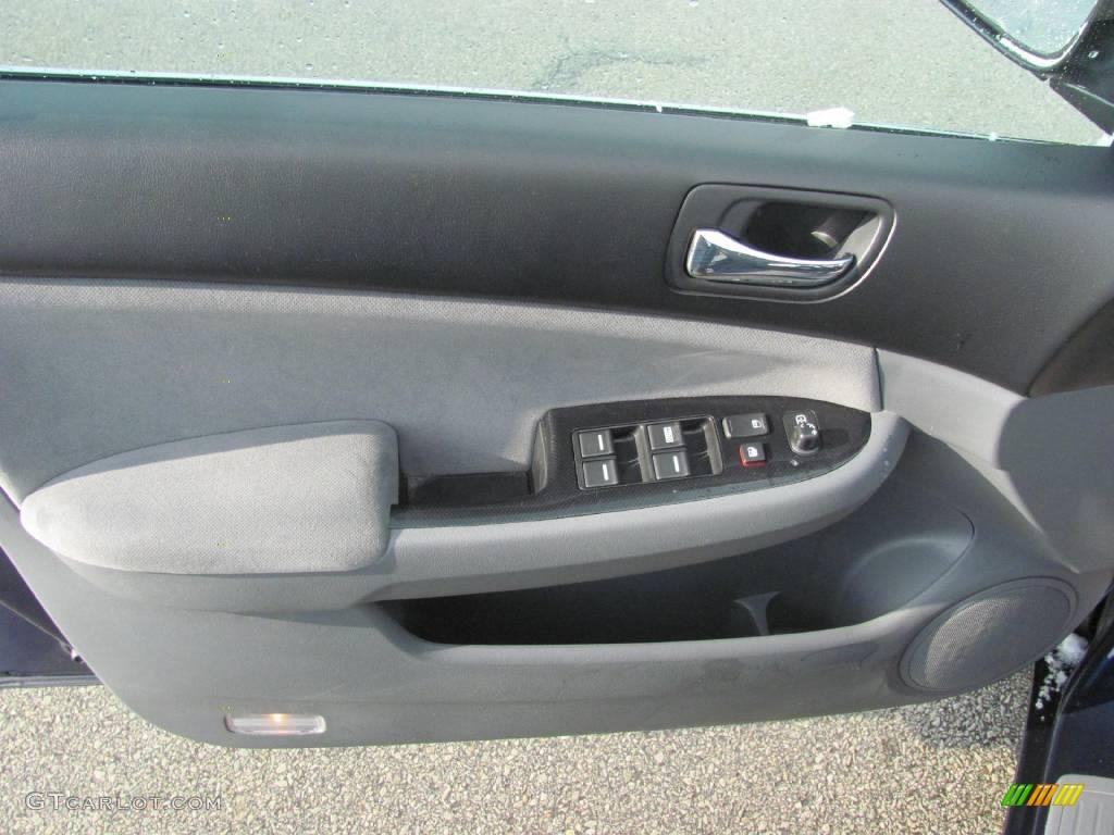 2006 Accord SE Sedan - Royal Blue Pearl / Gray photo #10