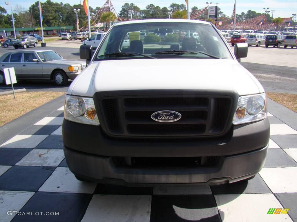 2005 F150 XL Regular Cab - Oxford White / Medium Flint Grey photo #4