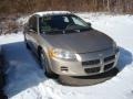 Light Almond Pearl 2002 Dodge Stratus SE Plus Sedan
