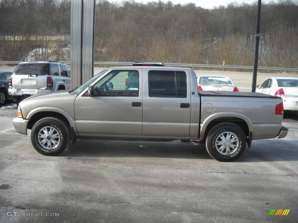 2002 Sonoma SLS Crew Cab 4x4 - Pewter Metallic / Pewter photo #5