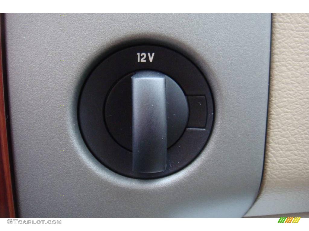 2006 F150 Lariat SuperCrew 4x4 - Oxford White / Tan photo #24