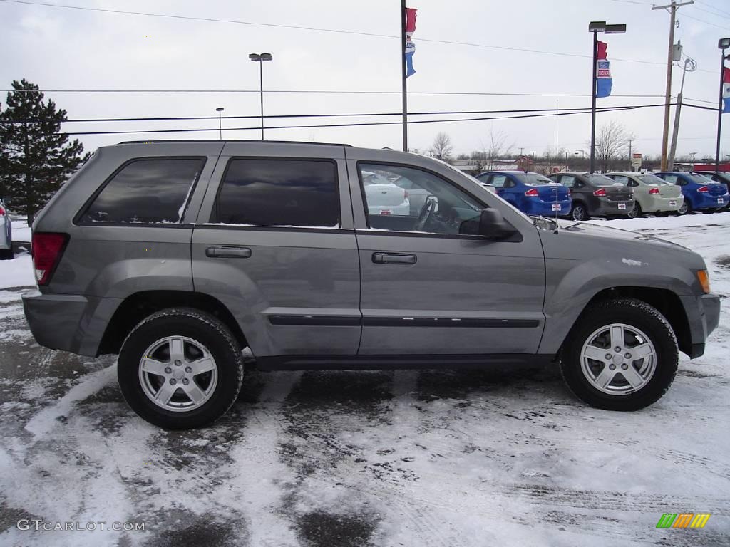 2007 Grand Cherokee Laredo 4x4 - Mineral Gray Metallic / Medium Slate Gray photo #6