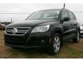 Deep Black Metallic - Tiguan Wolfsburg Edition Photo No. 10