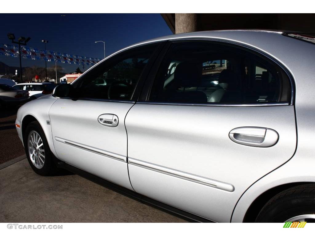 2003 Sable LS Premium Sedan - Silver Frost Metallic / Medium Graphite photo #18