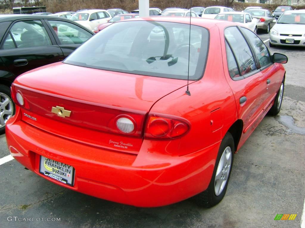 2004 Cavalier Sedan - Victory Red / Graphite photo #6