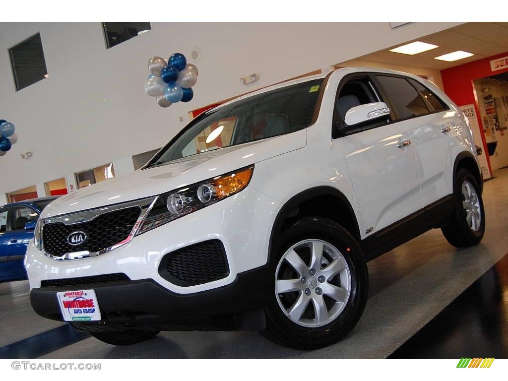 2011 Sorento LX AWD - Snow White Pearl / Gray photo #2