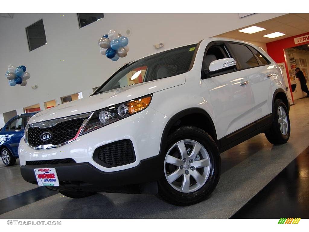 2011 Sorento LX - Snow White Pearl / Beige photo #2