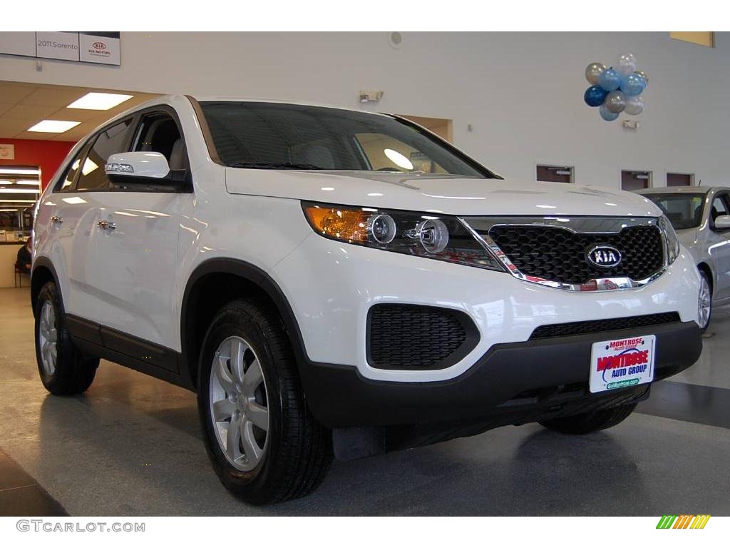 2011 Sorento LX - Snow White Pearl / Beige photo #10