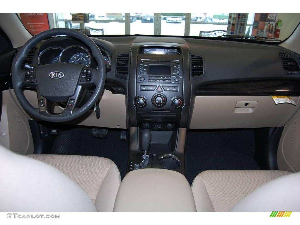 2011 Sorento LX - Snow White Pearl / Beige photo #13