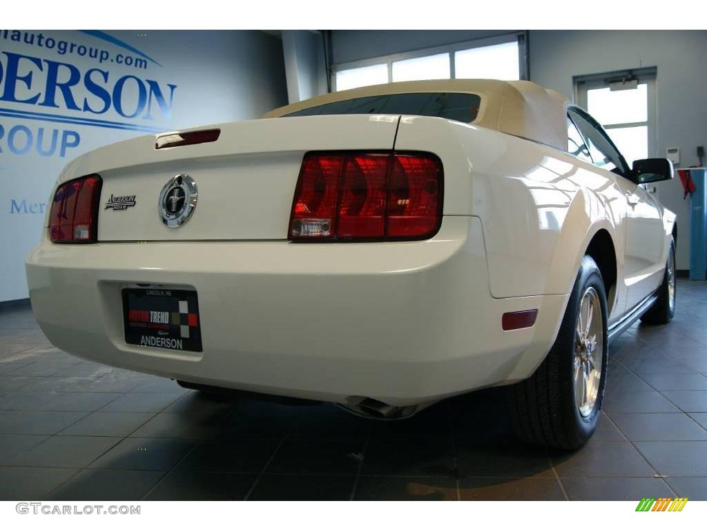 2007 Mustang V6 Premium Convertible - Performance White / Medium Parchment photo #7