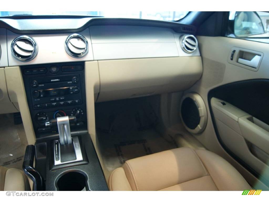 2007 Mustang V6 Premium Convertible - Performance White / Medium Parchment photo #21