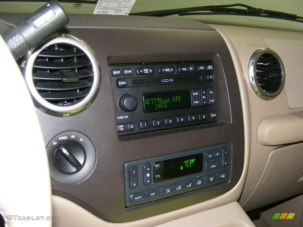 2003 Expedition Eddie Bauer 4x4 - Estate Green Metallic / Medium Parchment photo #28