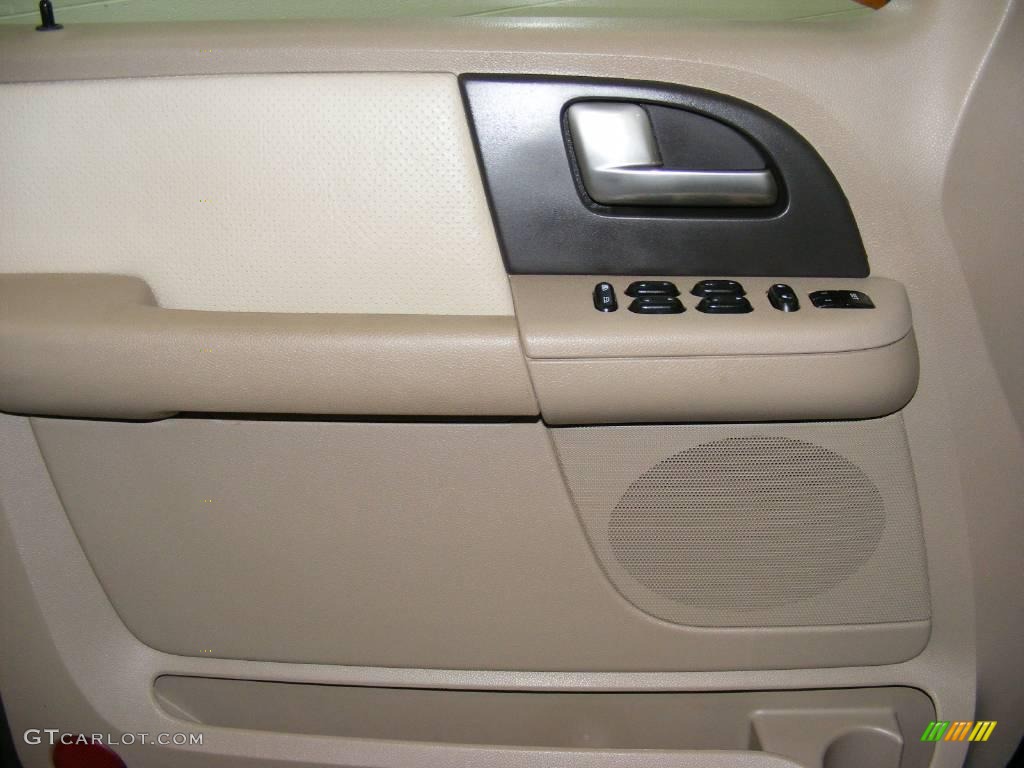 2003 Expedition Eddie Bauer 4x4 - Estate Green Metallic / Medium Parchment photo #45