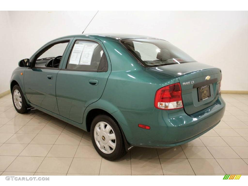 2004 Aveo LS Sedan - Modern Green / Gray photo #5
