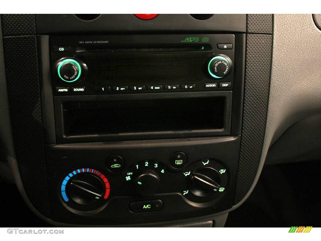 2004 Aveo LS Sedan - Modern Green / Gray photo #12