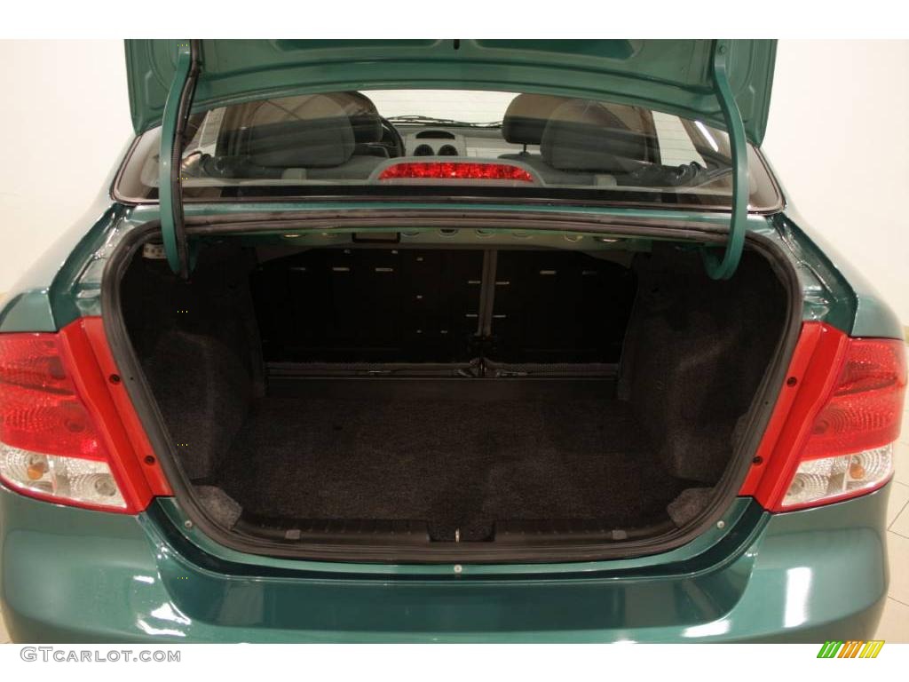 2004 Aveo LS Sedan - Modern Green / Gray photo #18
