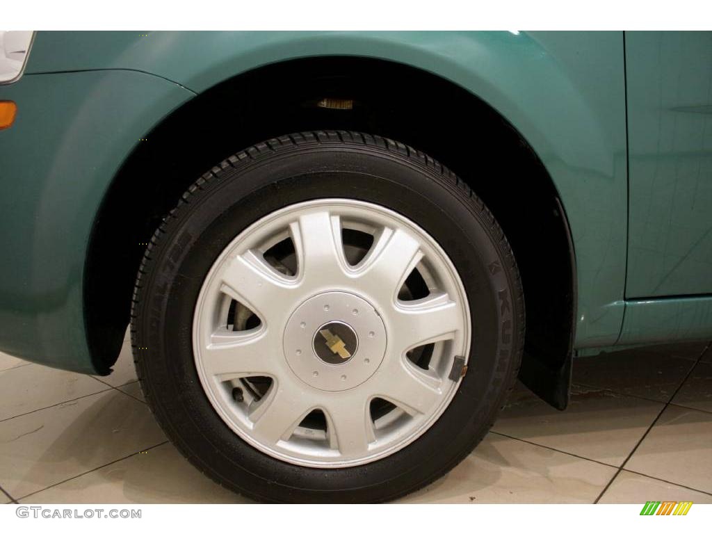 2004 Aveo LS Sedan - Modern Green / Gray photo #20