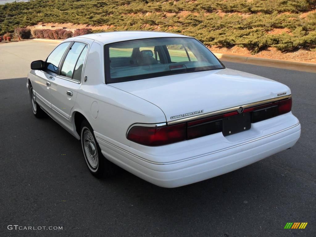 1996 Grand Marquis LS - Vibrant White / Light Graphite photo #2