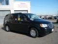 2009 Brilliant Black Crystal Pearl Chrysler Town & Country LX  photo #3