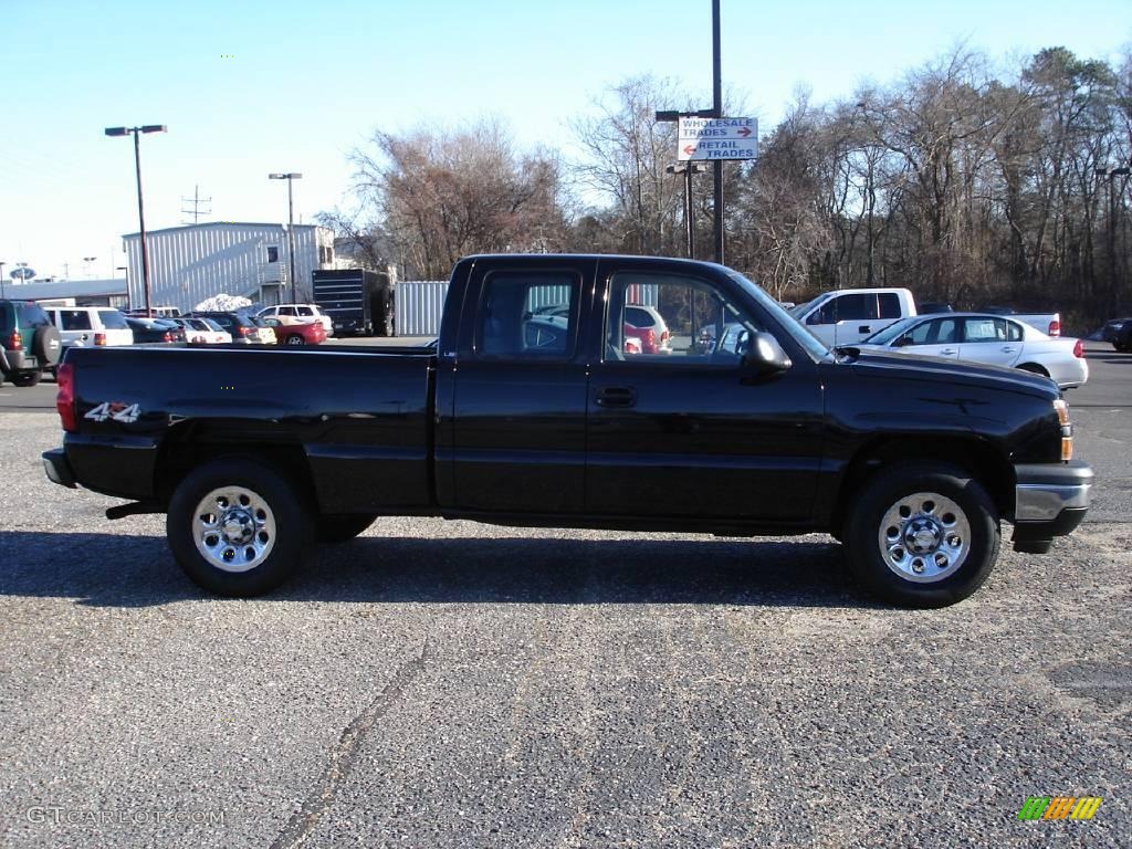 2006 Silverado 1500 Work Truck Extended Cab 4x4 - Black / Dark Charcoal photo #4