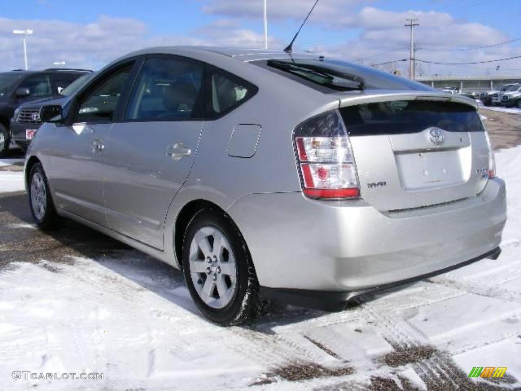 2004 Prius Hybrid - Millenium Silver Metallic / Burgundy/Gray photo #5