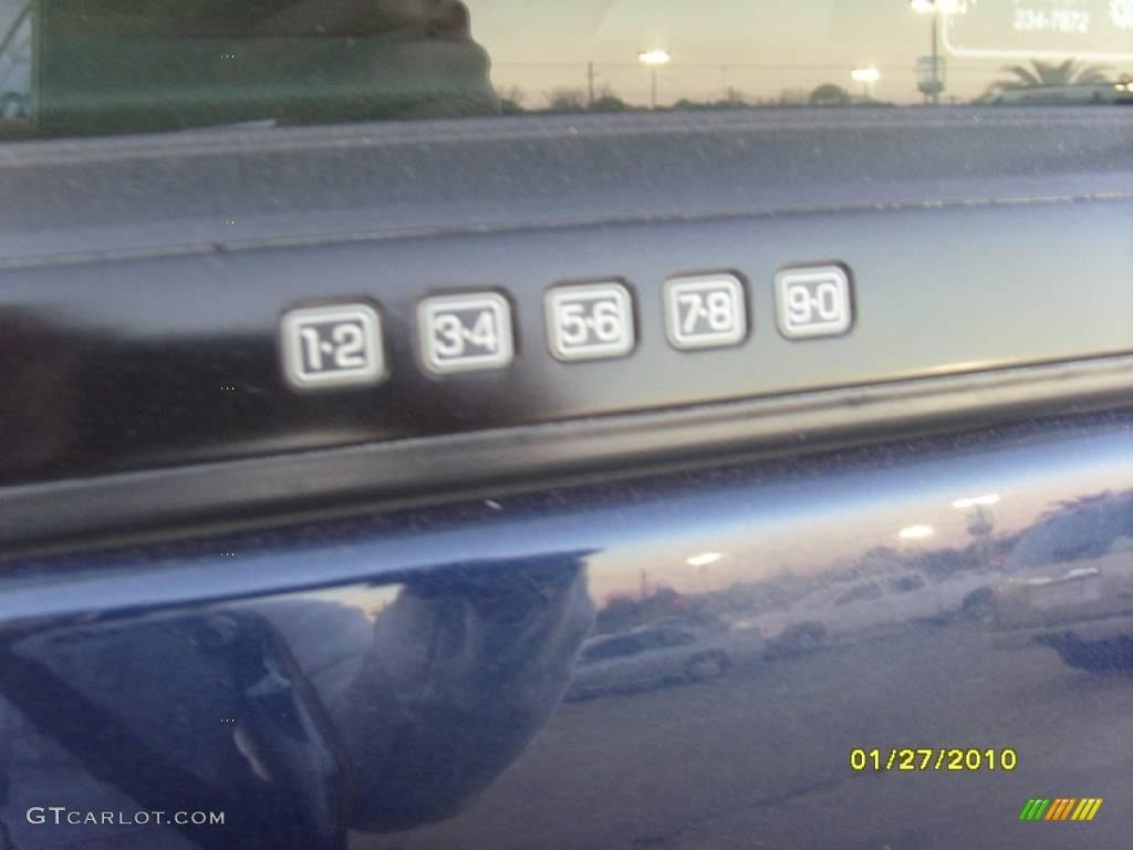 2004 Expedition XLT - True Blue Metallic / Medium Flint Gray photo #7