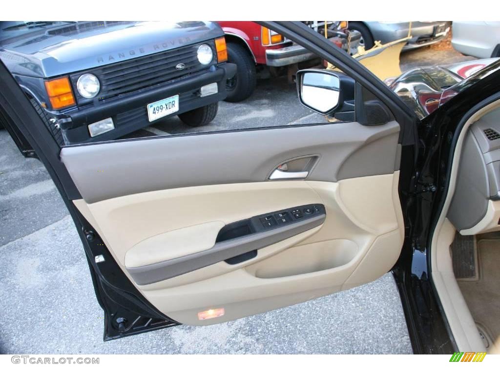2009 Accord LX-P Sedan - Crystal Black Pearl / Ivory photo #12