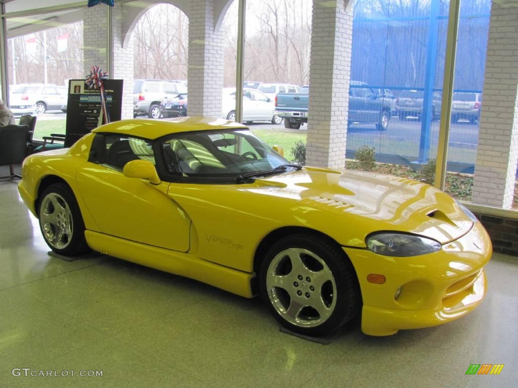 2002 Viper RT-10 - Viper Race Yellow / Black photo #1