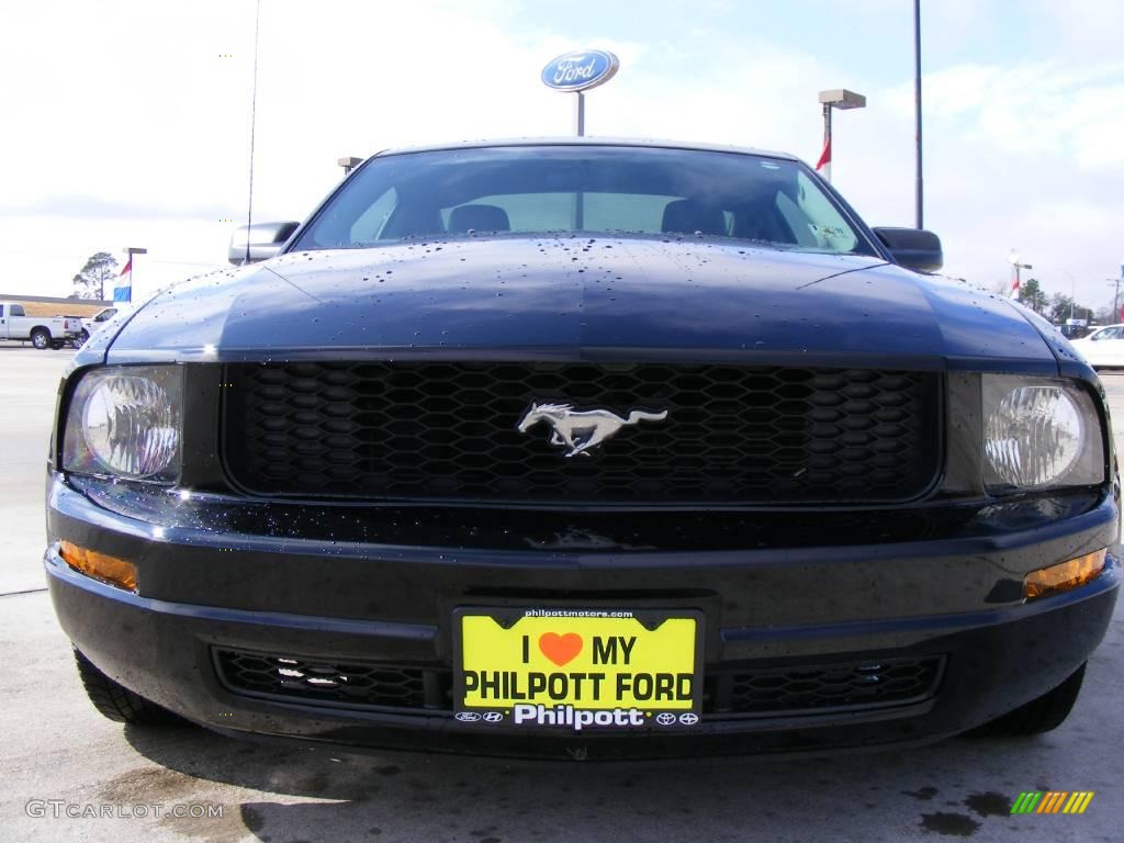 2007 Mustang V6 Premium Coupe - Black / Light Graphite photo #9