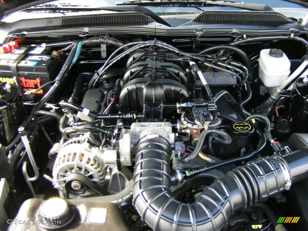 2007 Mustang V6 Premium Coupe - Black / Light Graphite photo #24