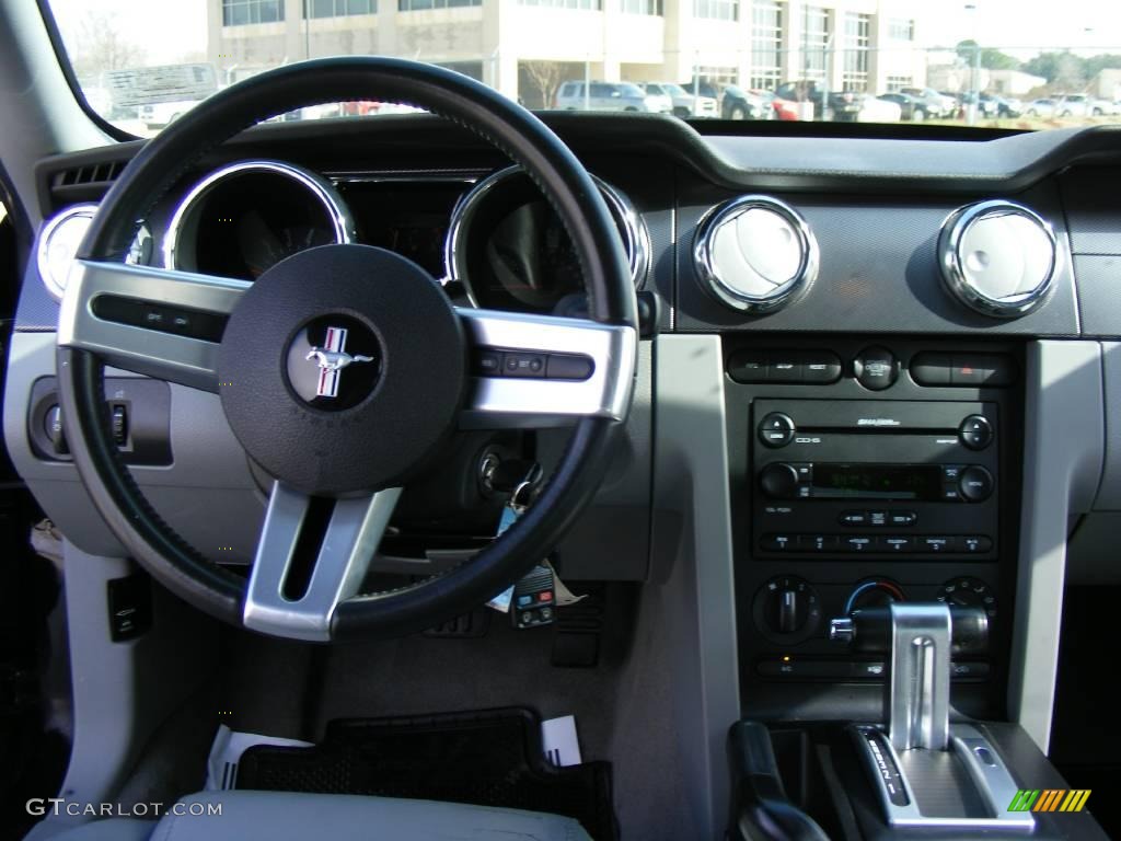 2007 Mustang V6 Premium Coupe - Black / Light Graphite photo #35