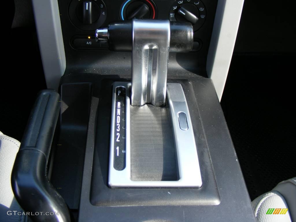2007 Mustang V6 Premium Coupe - Black / Light Graphite photo #39