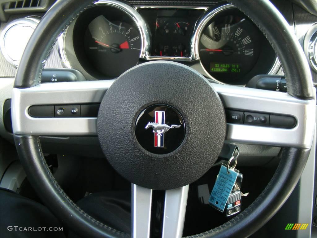 2007 Mustang V6 Premium Coupe - Black / Light Graphite photo #40