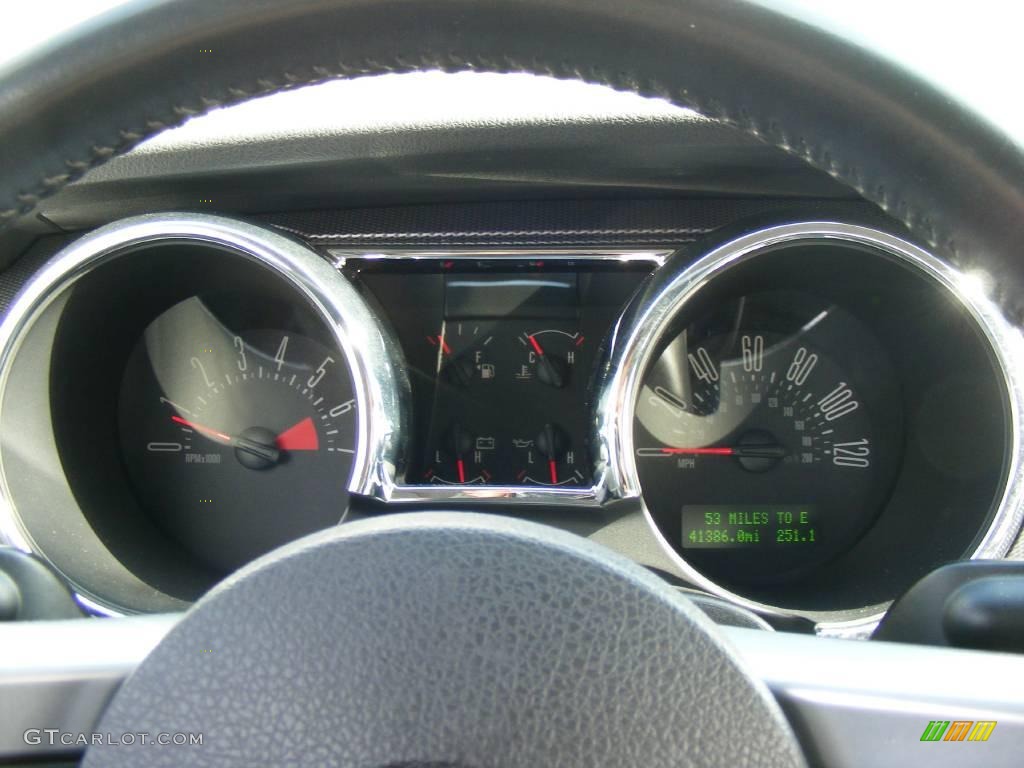 2007 Mustang V6 Premium Coupe - Black / Light Graphite photo #41