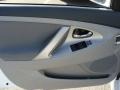 Super White - Camry SE Photo No. 6