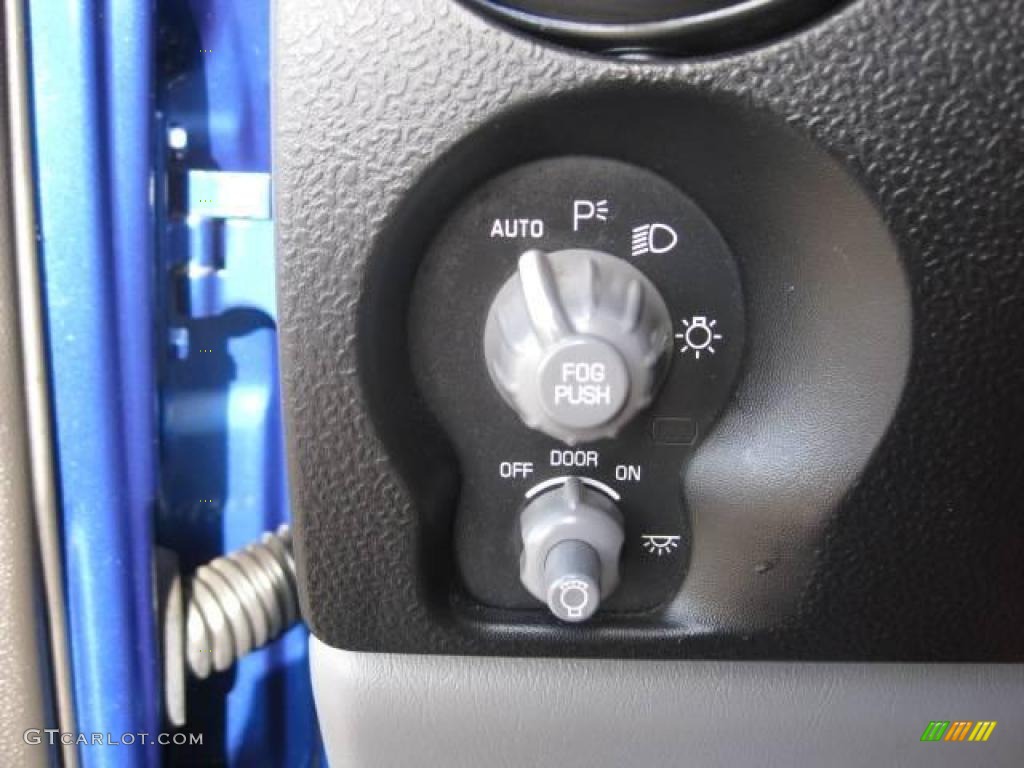 2005 Aztek AWD - Electric Blue Metallic / Dark Gray photo #25