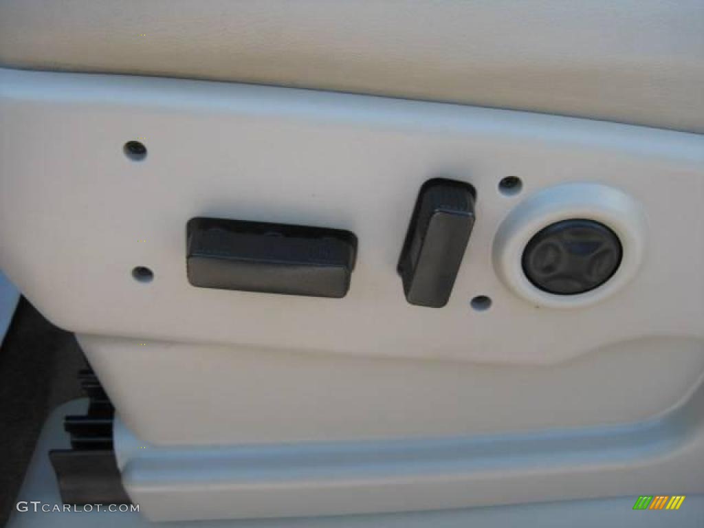 2005 Escalade AWD - Quicksilver / Shale photo #32