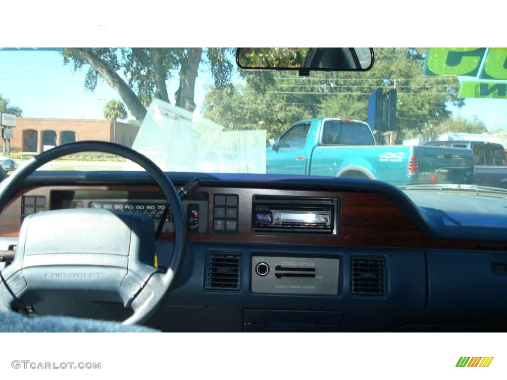1991 Caprice Sedan - White / Blue photo #13