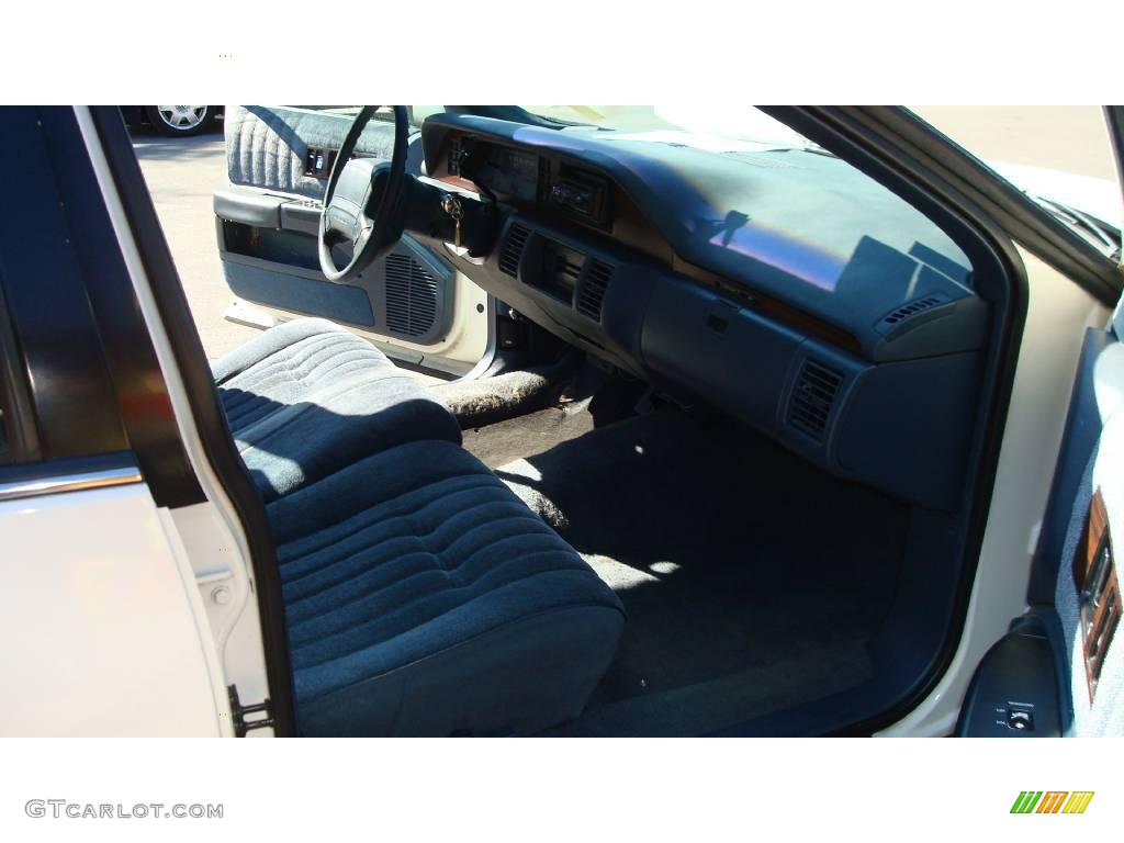 1991 Caprice Sedan - White / Blue photo #16