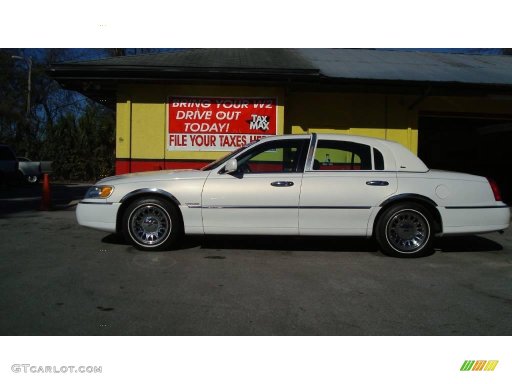 1998 Town Car Cartier - White Pearl Metallic / Light Graphite photo #3