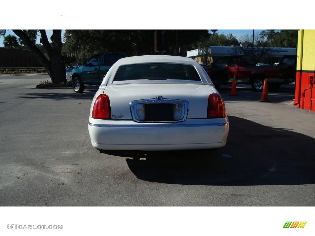 1998 Town Car Cartier - White Pearl Metallic / Light Graphite photo #5