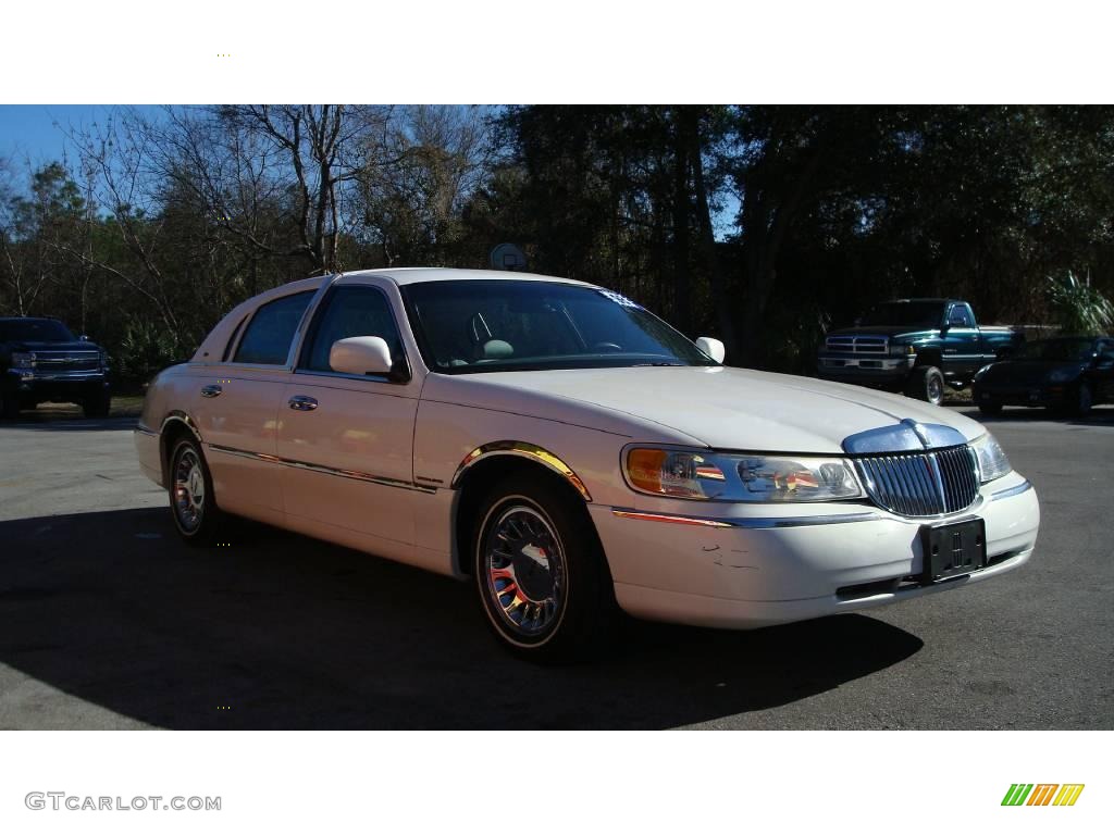 1998 Town Car Cartier - White Pearl Metallic / Light Graphite photo #7