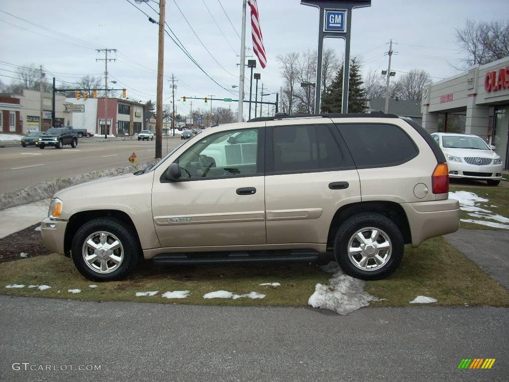 2004 Envoy SLE 4x4 - Sand Beige Metallic / Light Tan photo #1