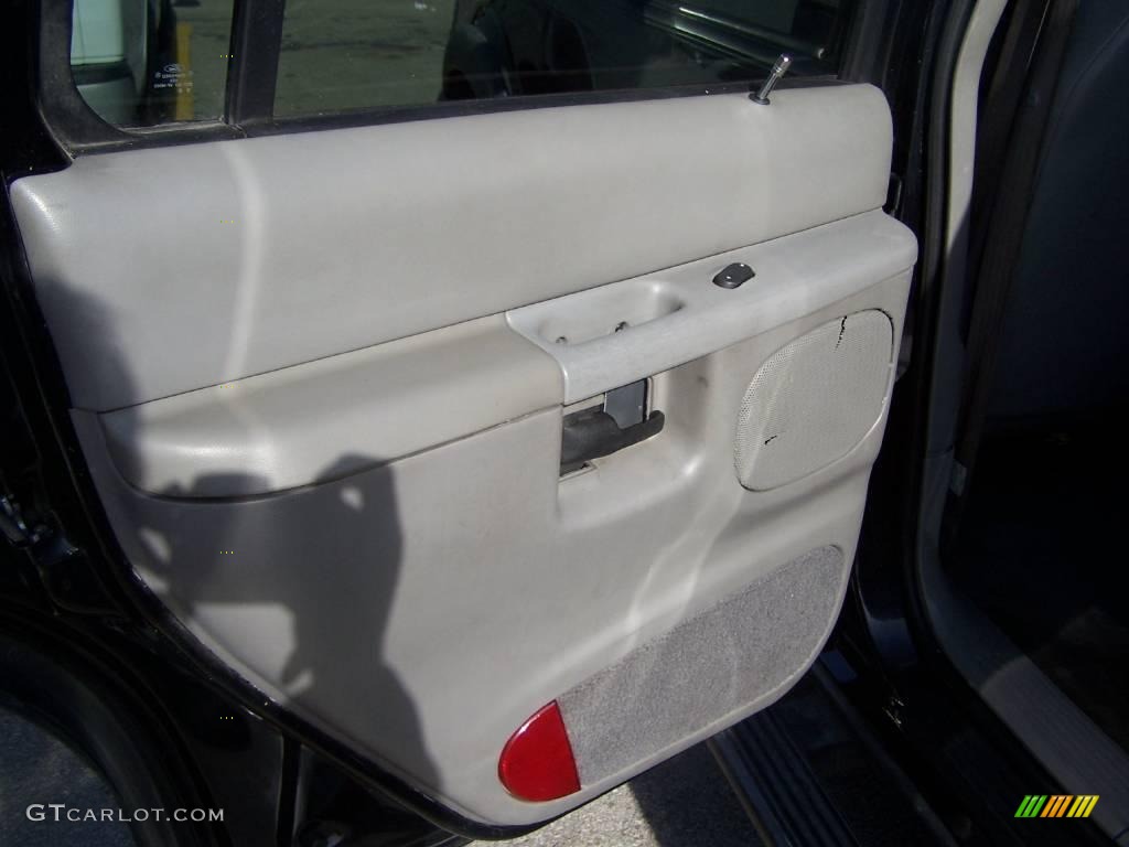1999 Explorer XLS - Black Clearcoat / Medium Graphite Grey photo #16