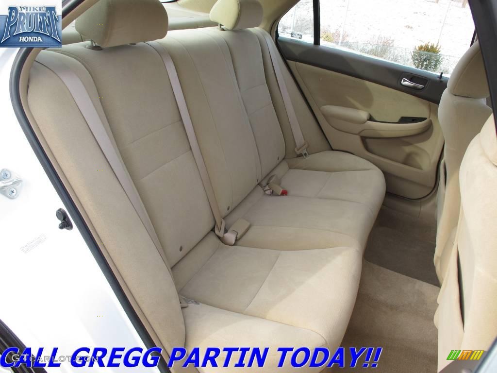 2006 Accord Value Package Sedan - Taffeta White / Ivory photo #13