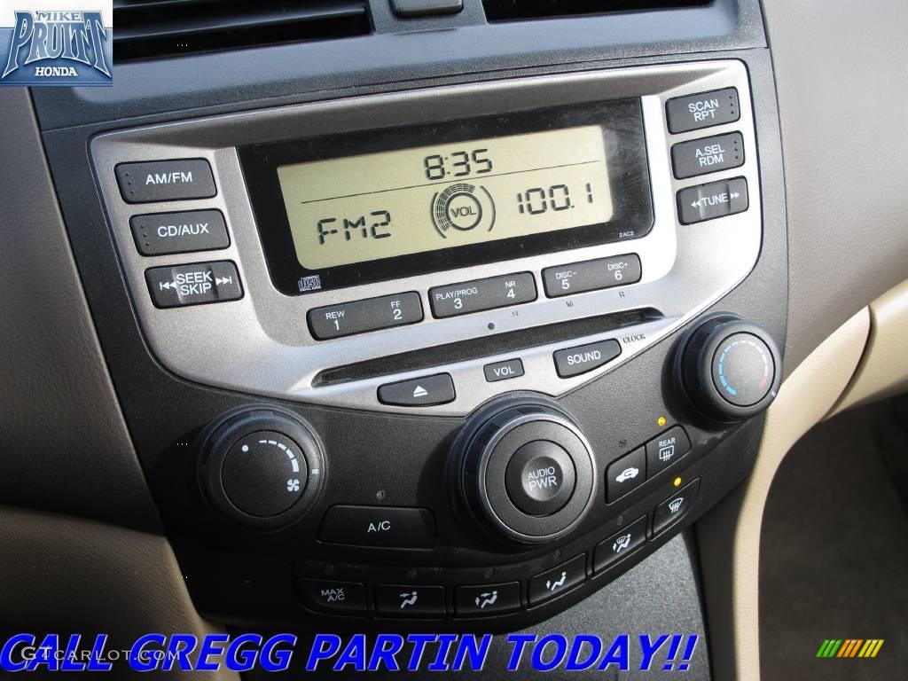 2006 Accord Value Package Sedan - Taffeta White / Ivory photo #19