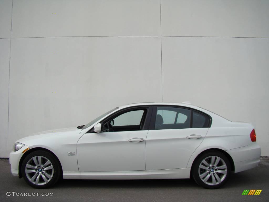 2009 3 Series 335xi Sedan - Alpine White / Black photo #3